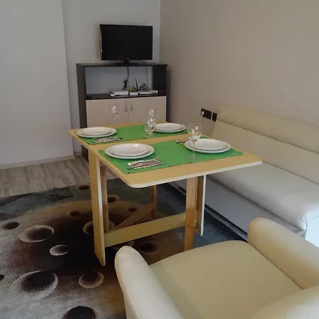 Apartment Calm, Sunny And Central